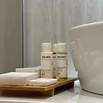 Serenity Hotel *