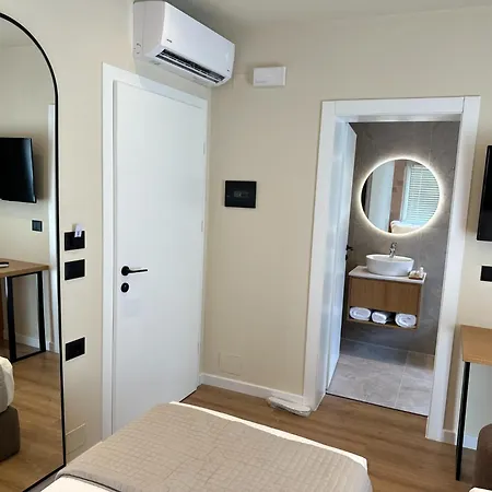 Serenity Hotel *