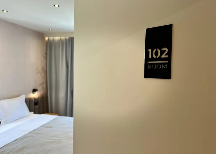 Hotel Serenity