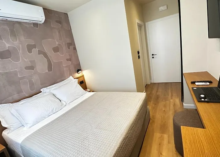Hotel Serenity